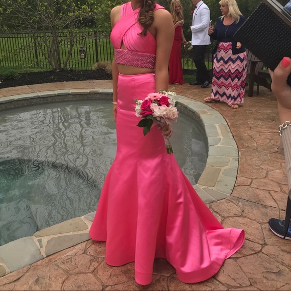 Pretty in Pink Prom💗💗 - Picture 2 of 4